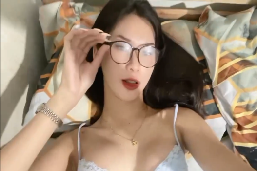 Hot girl mông cong không ai cưỡng lại