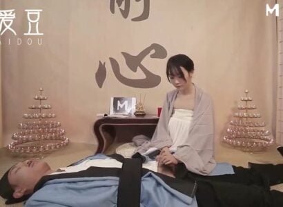 Đại hiệp cu nhỏ thịt nữ tu trong tu viện