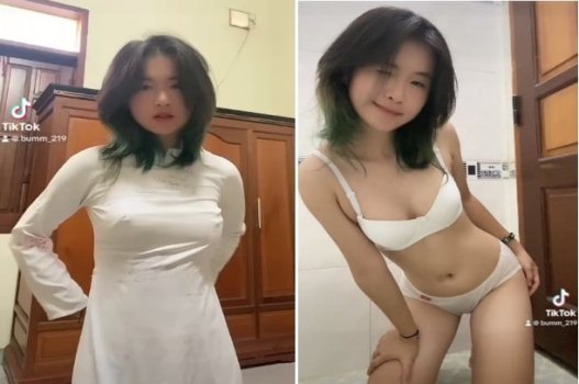 Nữ sinh ham muốn ngậm quần lót ren