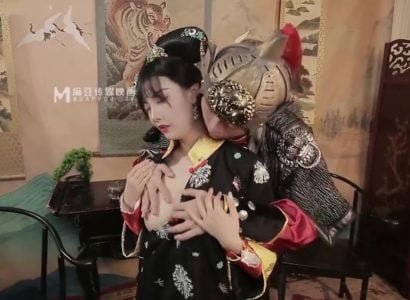 Quân trưởng cưỡng hiếp vợ Hoàng đế